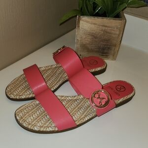 Sam & Libby Coral Pink Tamora Flat Sandals W/ Gold Emblem NIB Women's 8.5